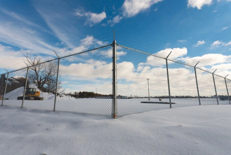 Wholesale High Security Galvanized Chain Link Fence Cost with Barbed Wire on Top.